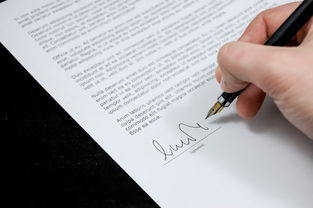 (行政拘留的案例)三男子因触犯法律被行政拘留，引发社会关注
