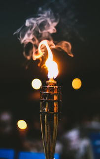 (我有一座气运鼎,承载着我生命中的好运和荣耀是什么歌)我有一座气运鼎，承载着我生命中的好运和荣耀。