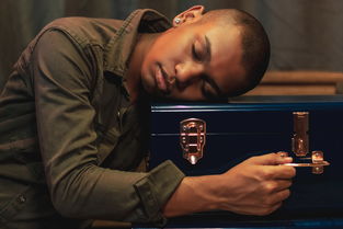 《飞越13号房》演员阵容揭秘:盘点那些让人难忘的角色与他们的精彩表现 《飞越13号房》演员阵容揭秘:盘点那些让人难忘的角色与他们的精彩表现